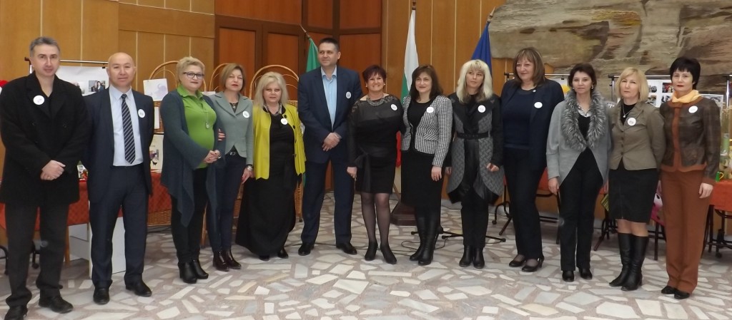 Община Разград отбеляза Световния ден на социалната р� ...