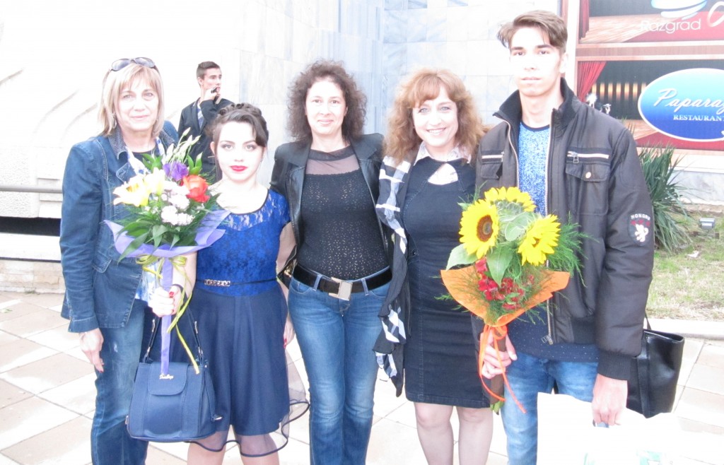 Общински съветници и представители на областното ръко ...