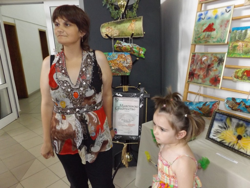 Експозиция „Хрумки за горещото лято“ подреди май ...
