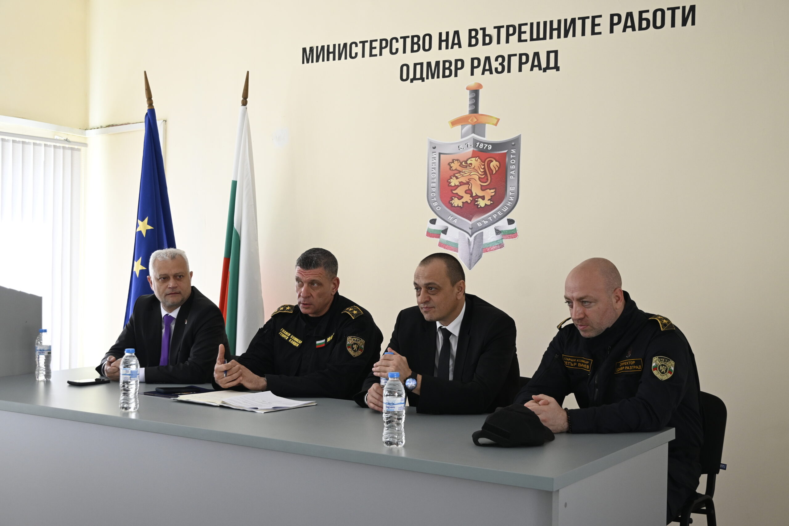 Министърът на вътрешните работи обсъди в Разград мерк� ...