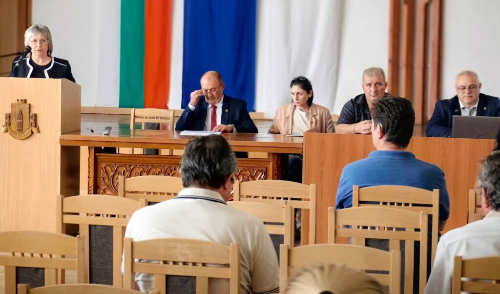 НАД 17 МИЛИОНА ЕВРО ЗА РАЗВИТИЕ, СОЦИАЛНИ УСЛУГИ И ИНФРА ...