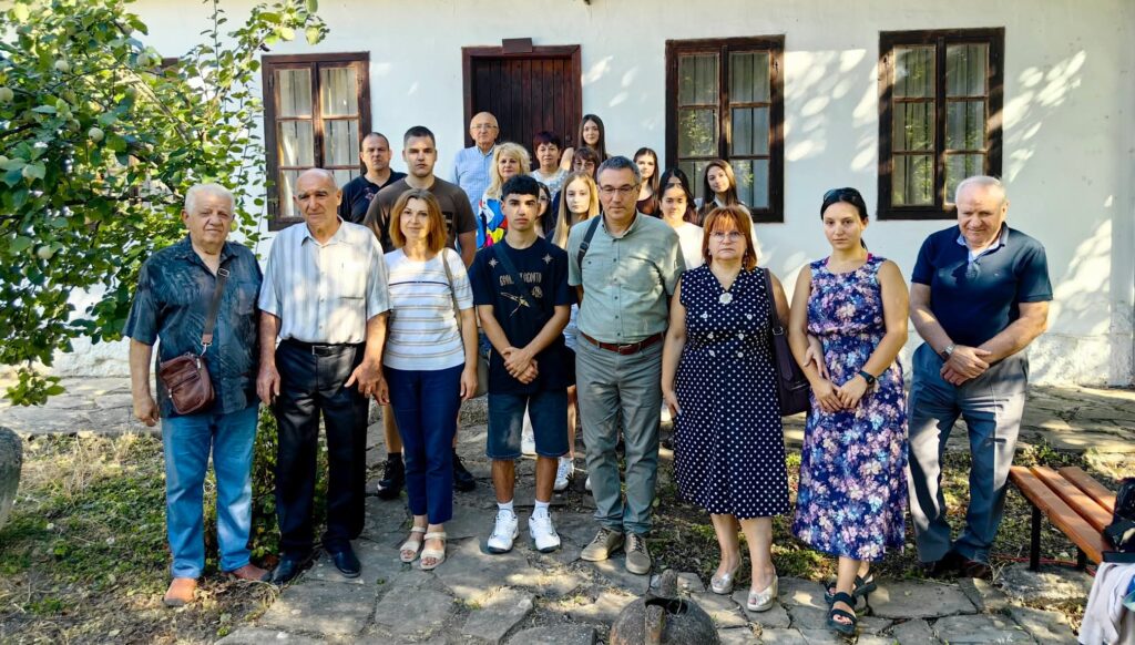 ГРАДСКИЯТ МУЗЕЙ В КУБРАТ ПОЧЕТЕ ПАМЕТТА НА ПЕТЪР РУСКО ...