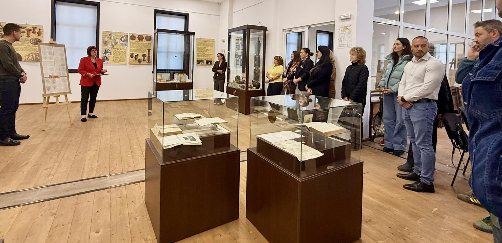 „Повелителката на глината“ – изложба, посветена на ...