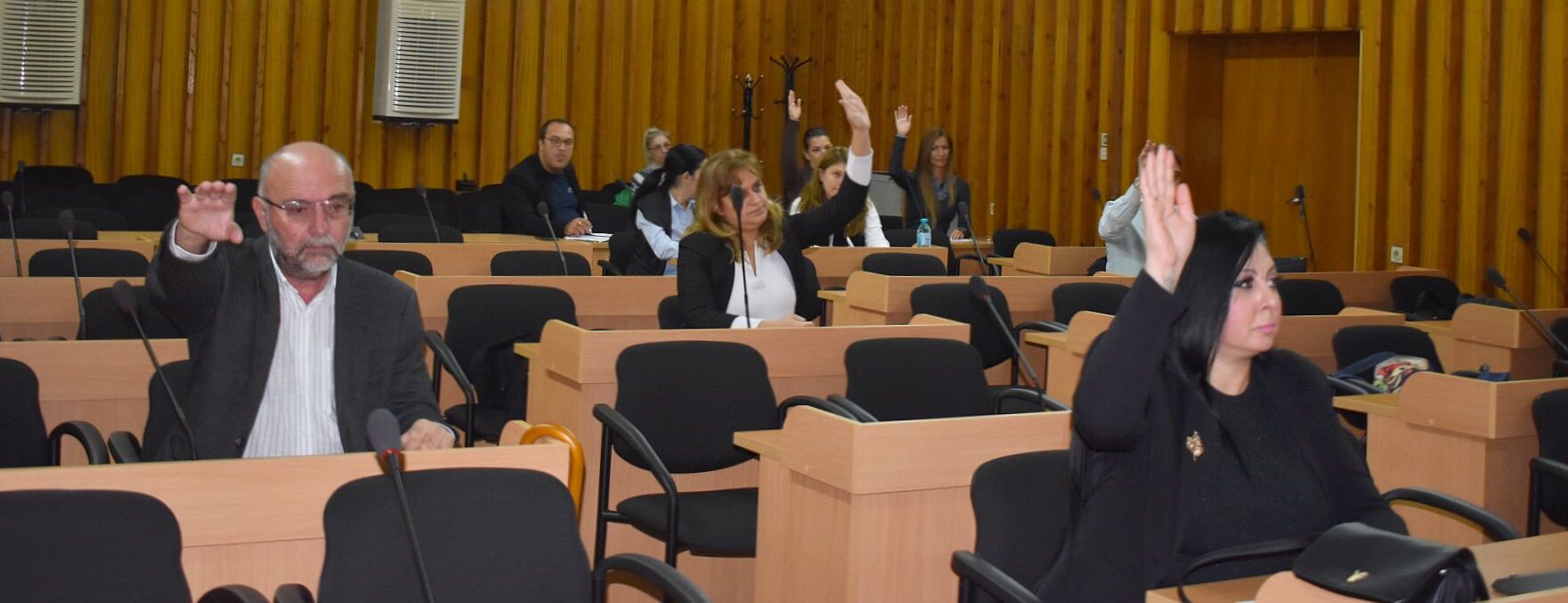 На съвместно заседание на 2 комисии към Общинския съве� ...