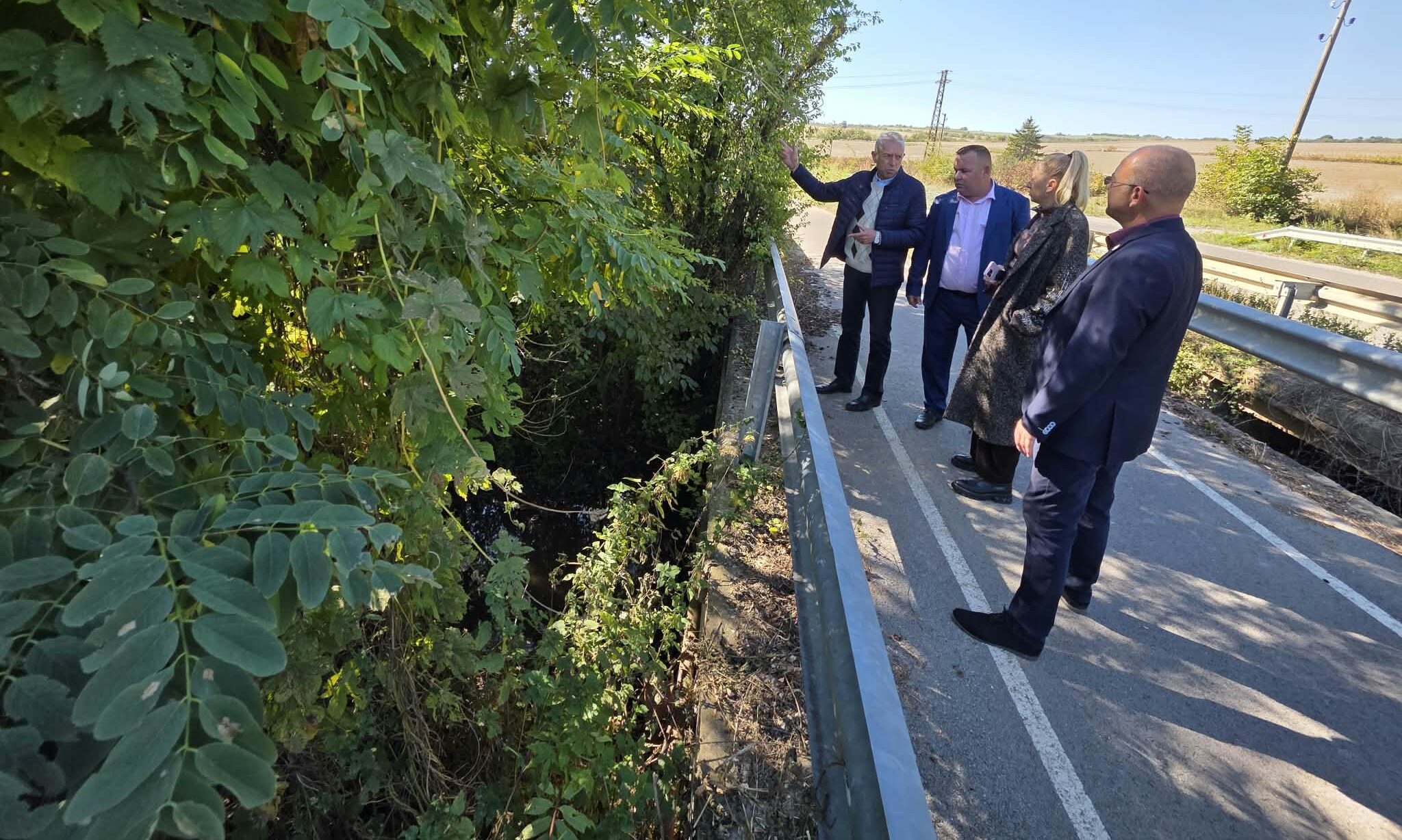 Започна почистването с общественополезен труд на учас ...